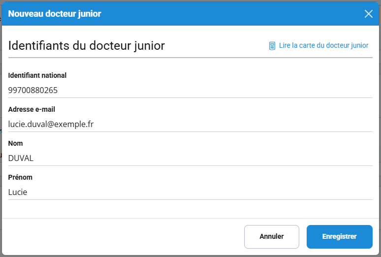 Étape : Saisir l'identifiant national, l'adresse e-mail, le nom et le prénom du docteur junior, ou